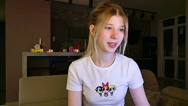 Bella amory online show from March 6, 2025, 7:43 pm