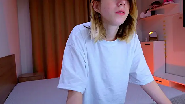 Bella amory online show from October 30, 2025, 11:23 pm