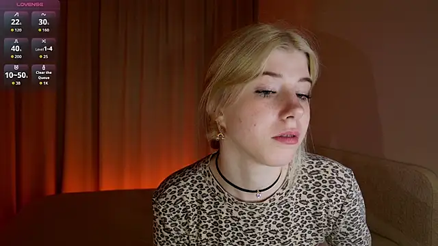 Snapshot of Bella_amory chatting on May 11, 2026, 1:23 pm Bella amory online show from May 11, 2026, 1:23 pm