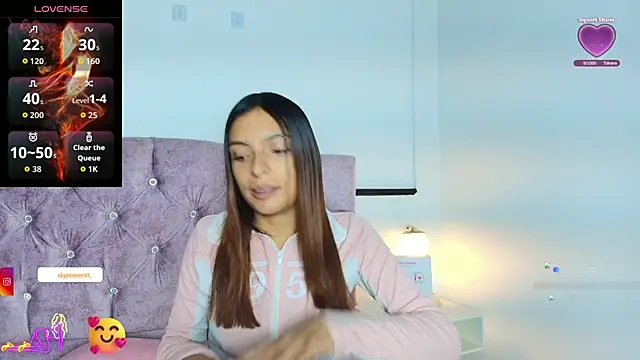 Skye Moore online show from October 21, 2025, 12:04 pm