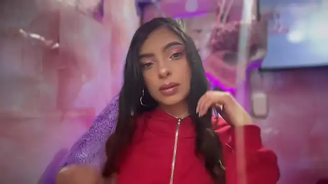 Skye Moore online show from August 5, 2026, 2:05 am