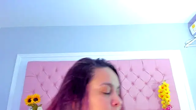 KourtneyEvans online show from March 15, 2025, 2:01 pm