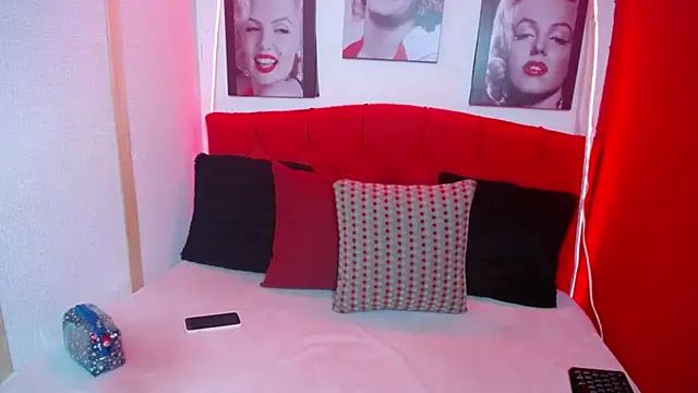 Tiana Ebony18 online show from September 25, 2025, 12:00 pm