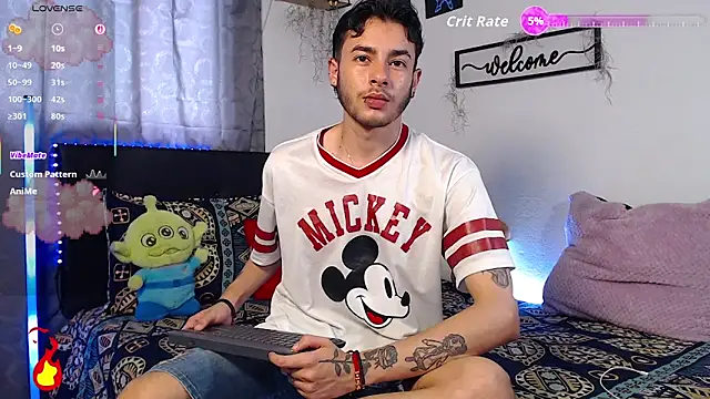 kyle clint07 online show from April 22, 2026, 3:52 pm