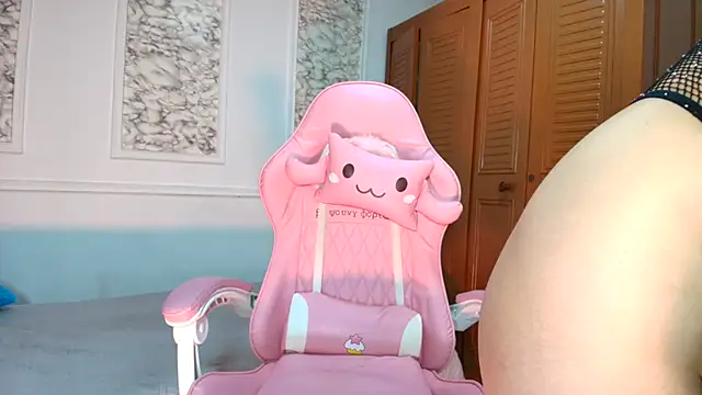 Danella houston online show from October 7, 2025, 6:31 pm