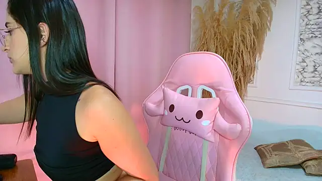 Danella houston online show from April 2, 2026, 8:04 pm