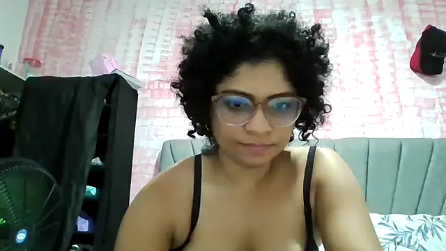 Snapshot of Tana_latin chatting on October 8, 2025, 12:45 am Tana latin online show from October 8, 2025, 12:45 am