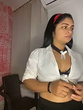 Snapshot of Tana_latin chatting on February 14, 2025, 12:41 am Tana latin online show from February 14, 2025, 12:41 am