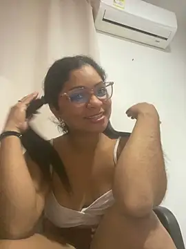 Snapshot of Tana_latin chatting on February 26, 2025, 1:14 am Tana latin online show from February 26, 2025, 1:14 am