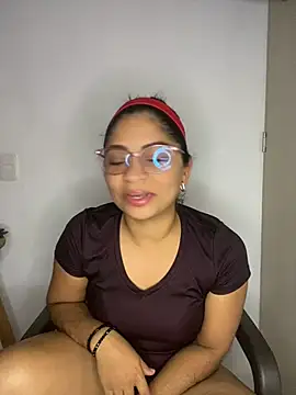 Snapshot of Tana_latin chatting on February 19, 2025, 12:14 am Tana latin online show from February 19, 2025, 12:14 am