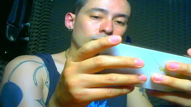 Snapshot of vampireathome chatting on March 16, 2025, 1:28 am vampireathome online show from March 16, 2025, 1:28 am