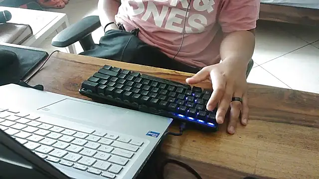 Snapshot of optimalperformance7093 chatting on January 13, 2026, 7:45 am optimalperformance7093 online show from January 13, 2026, 7:45 am