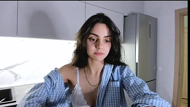 EmiliaZen online show from February 7, 2025, 6:02 pm