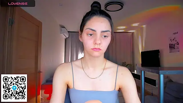 EmiliaZen online show from February 26, 2026, 7:25 pm