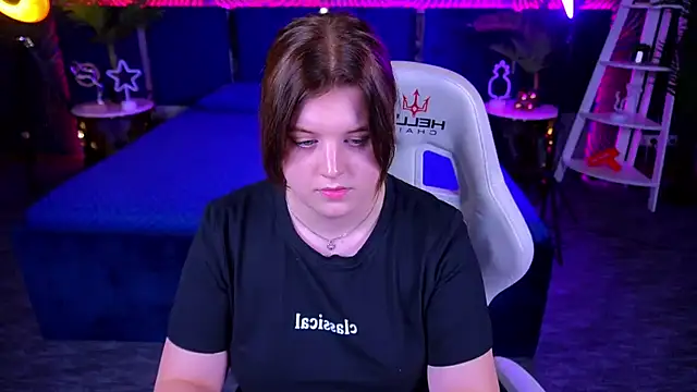 KristiMoons online show from September 11, 2025, 12:49 pm