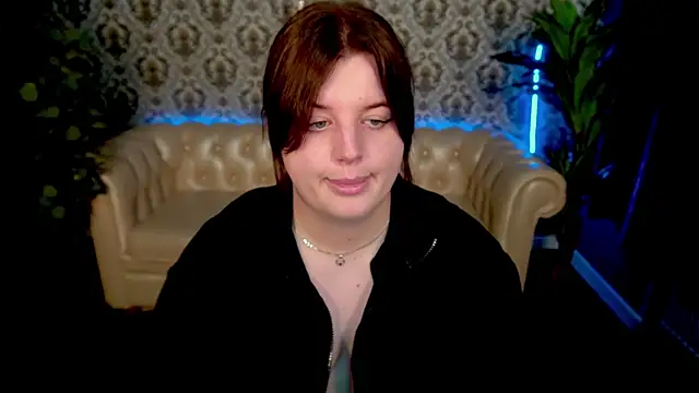 KristiMoons online show from September 10, 2025, 10:03 am