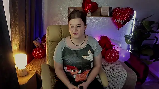 KristiMoons online show from February 6, 2025, 7:13 am