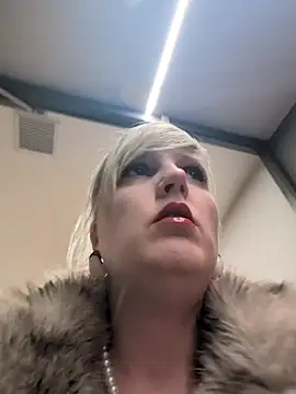 Sexybiene969 online show from March 16, 2026, 4:54 pm