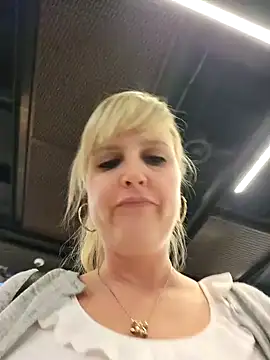 Snapshot of Sexybiene969 chatting on October 5, 2025, 4:31 pm Sexybiene969 online show from October 5, 2025, 4:31 pm