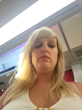 Snapshot of Sexybiene969 chatting on September 15, 2025, 4:07 pm Sexybiene969 online show from September 15, 2025, 4:07 pm