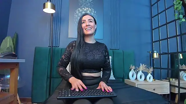 scarlet edwars online show from March 24, 2026, 6:30 pm