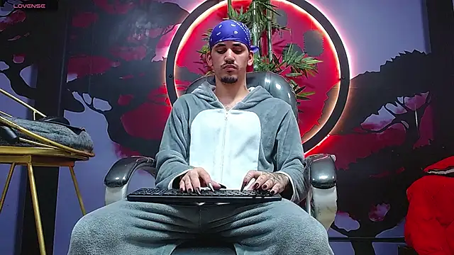 Dirty Kingg online show from November 11, 2025, 8:58 pm