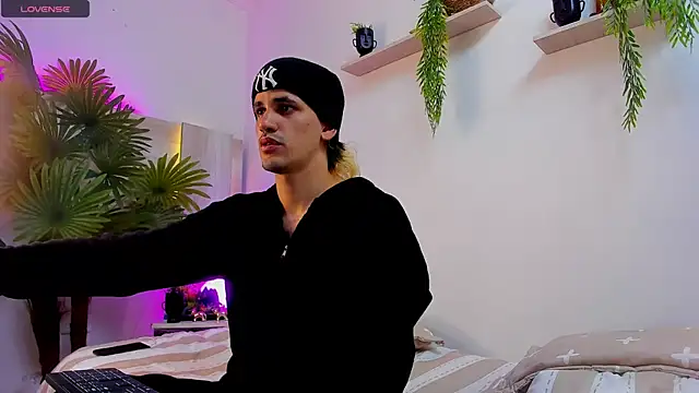 Dirty Kingg online show from September 18, 2025, 8:34 pm