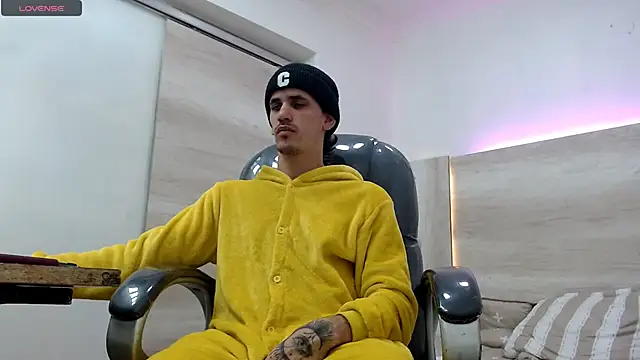 Dirty Kingg online show from March 20, 2025, 8:40 pm