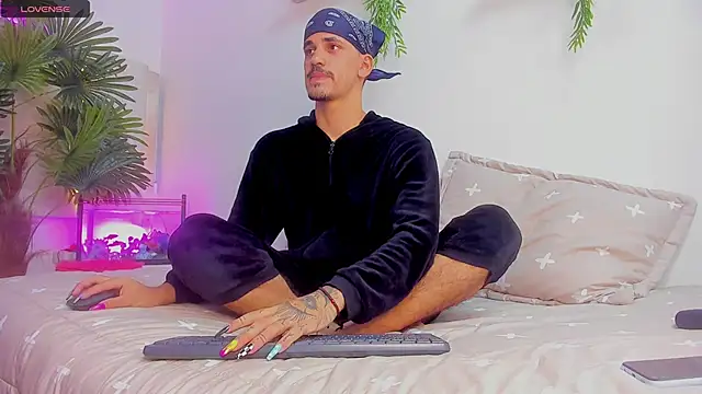 Dirty Kingg online show from October 6, 2025, 8:09 pm