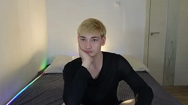 Snapshot of Julian_wins chatting on April 22, 2026, 11:55 pm Julian wins online show from April 22, 2026, 11:55 pm