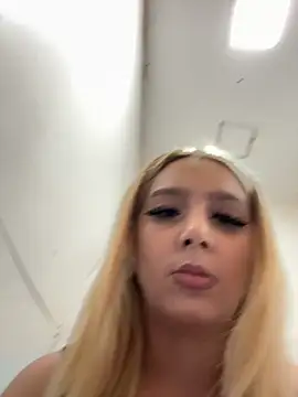 hotamanda01 online show from February 1, 2026, 6:17 pm