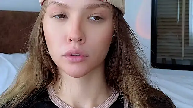 DemiDee online show from October 27, 2025, 6:58 am