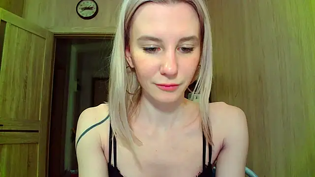 Snapshot of Caramel_piegirl chatting on February 15, 2025, 11:03 pm Caramel piegirl online show from February 15, 2025, 11:03 pm