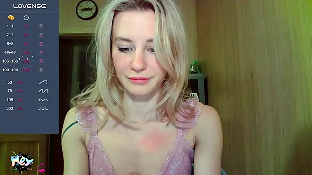 Snapshot of Caramel_piegirl chatting on February 22, 2025, 5:57 pm Caramel piegirl online show from February 22, 2025, 5:57 pm