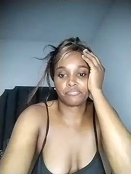 Snapshot of moree_Queen chatting on February 16, 2025, 10:00 pm moree Queen online show from February 16, 2025, 10:00 pm