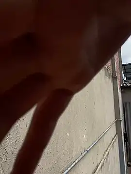 Laura-Khalifa online show from February 15, 2025, 7:06 pm