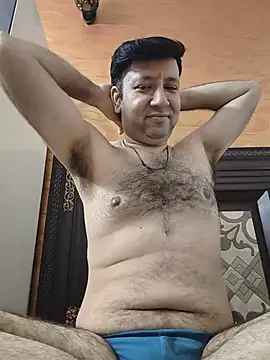 innocentboy1987 online show from July 14, 2026, 4:35 pm
