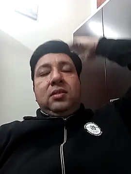 Snapshot of innocentboy1987 chatting on March 10, 2025, 8:39 am innocentboy1987 online show from March 10, 2025, 8:39 am