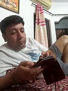 Snapshot of innocentboy1987 chatting on September 26, 2025, 9:27 am innocentboy1987 online show from September 26, 2025, 9:27 am