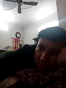 Snapshot of innocentboy1987 chatting on March 3, 2025, 5:05 am innocentboy1987 online show from March 3, 2025, 5:05 am