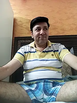 innocentboy1987 online show from May 20, 2026, 4:48 pm