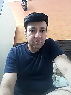 innocentboy1987 online show from May 16, 2026, 6:23 am