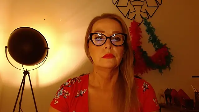 leaxSTAR online show from July 8, 2026, 1:56 pm