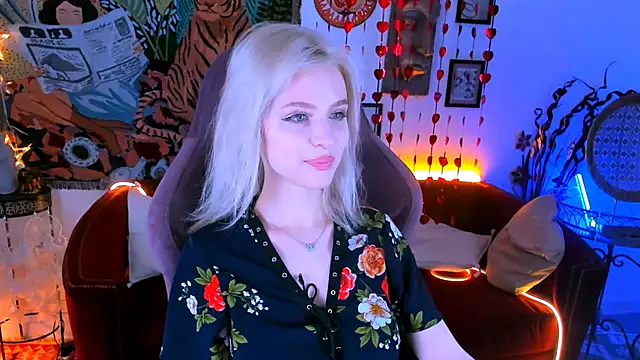 Snapshot of LeonaStane chatting on February 21, 2025, 4:59 pm LeonaStane online show from February 21, 2025, 4:59 pm