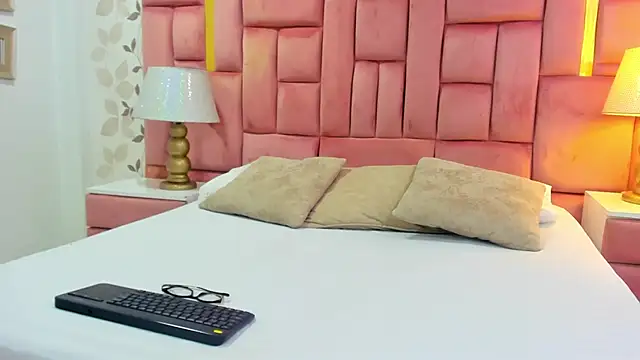 ArianaFranco online show from April 4, 2026, 12:23 pm