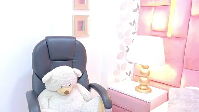 ArianaFranco online show from May 20, 2026, 1:52 pm