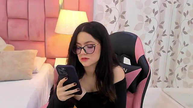 ArianaFranco online show from February 11, 2026, 3:01 pm