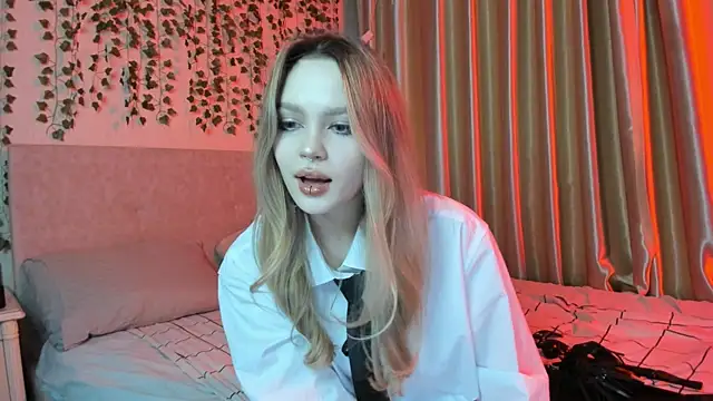 Snapshot of MiaRanki chatting on March 12, 2025, 10:28 pm MiaRanki online show from March 12, 2025, 10:28 pm