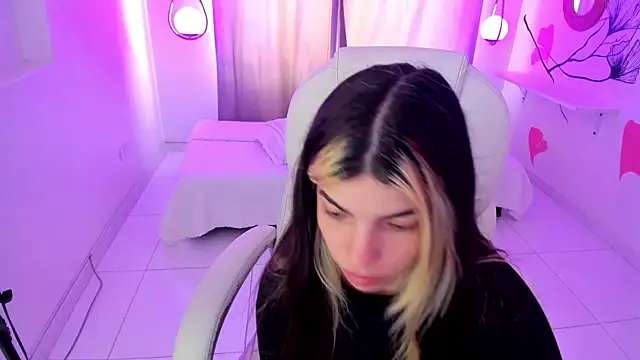 Snapshot of Isabela_Fiorelli chatting on November 13, 2025, 3:27 pm Isabela Fiorelli online show from November 13, 2025, 3:27 pm