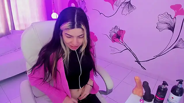 Snapshot of Isabela_Fiorelli chatting on November 18, 2025, 1:03 pm Isabela Fiorelli online show from November 18, 2025, 1:03 pm